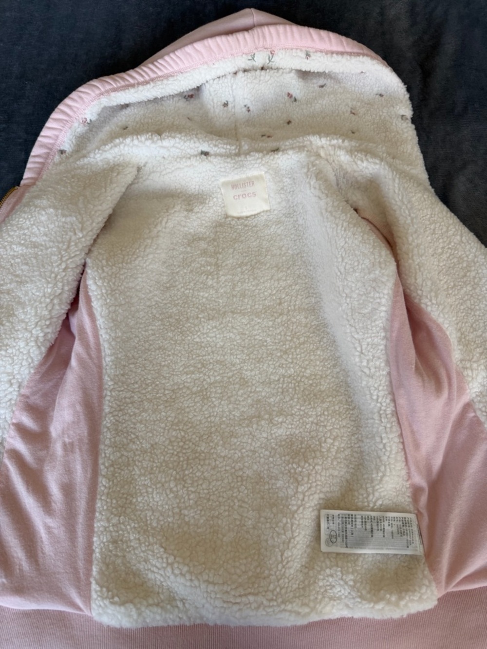Hollister x Crocs Sherpa-Lined Zip-Up Pink Milk Hoodie Jacket Size S - Picture 11 of 14
